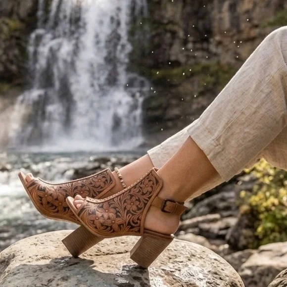 Myra MONIKA BOOT IN HAND-TOOLED LEATHER size 8 - Picture 2 of 16